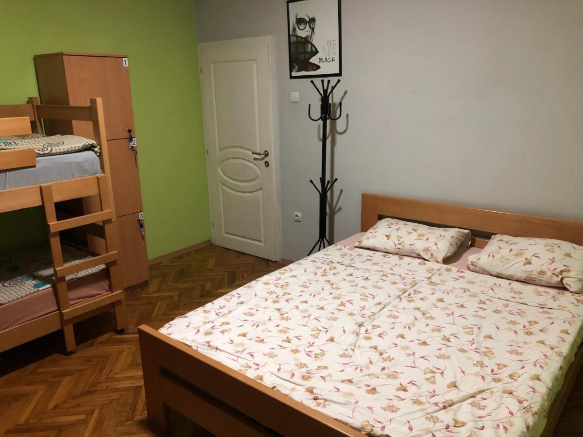 Skopje Downtown Hostel Extérieur photo