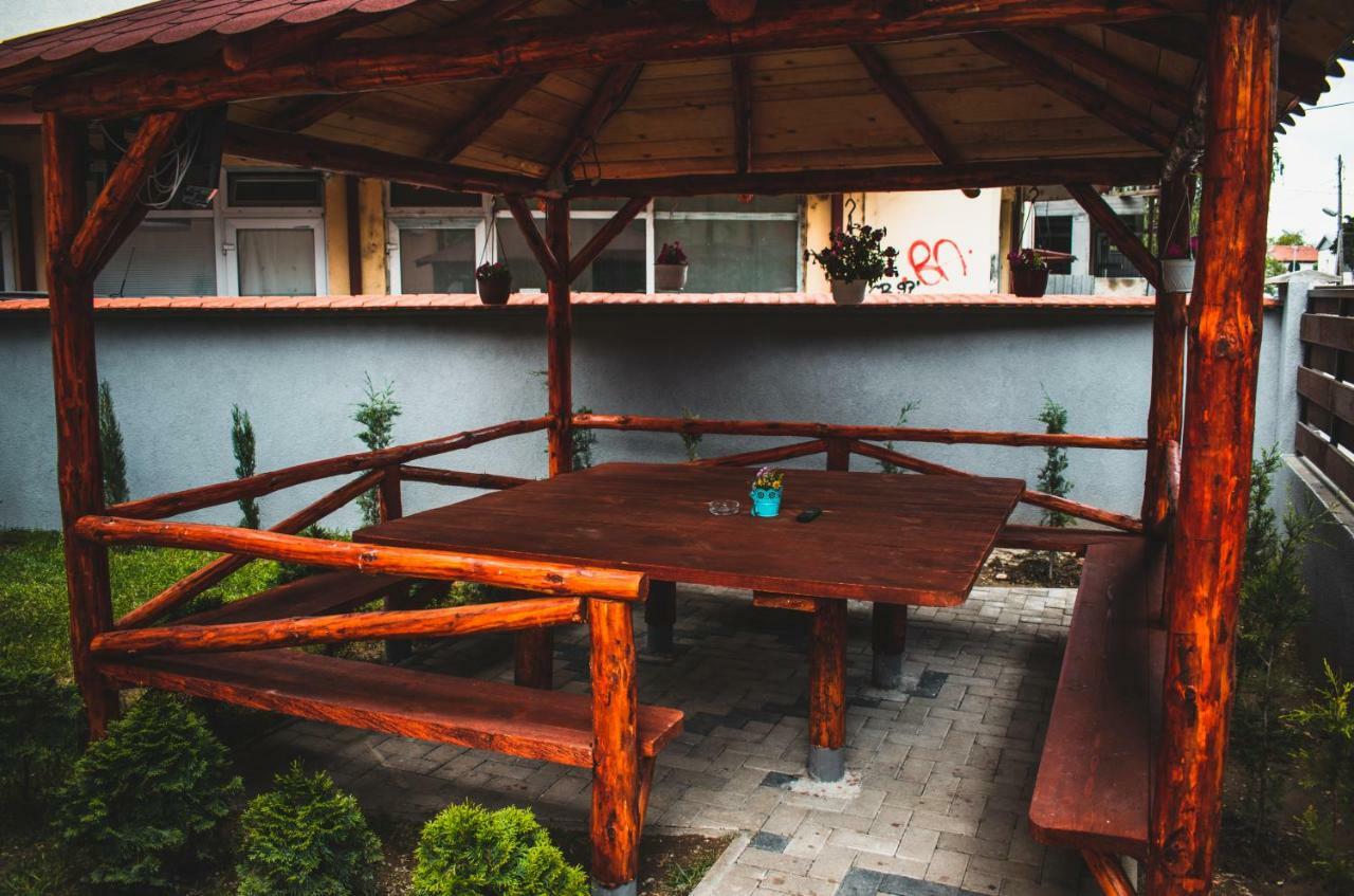 Skopje Downtown Hostel Extérieur photo